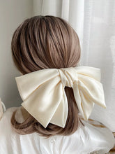Maanvi Big Bow Hair Clips