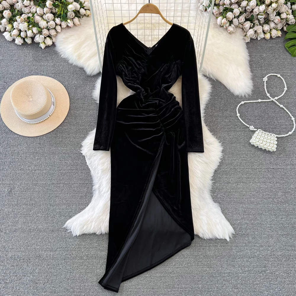 Long-sleeved V-neck pleated waist mid-length irregular slit velvet dress