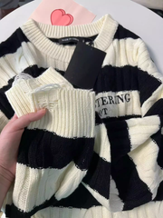 trendy black and white striped knitted sweater