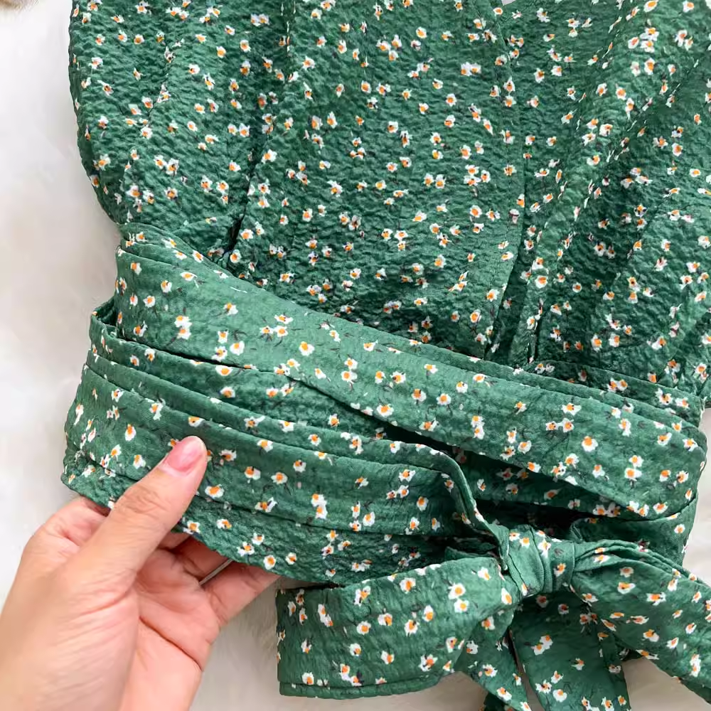 Lace-up slim cropped floral top ,