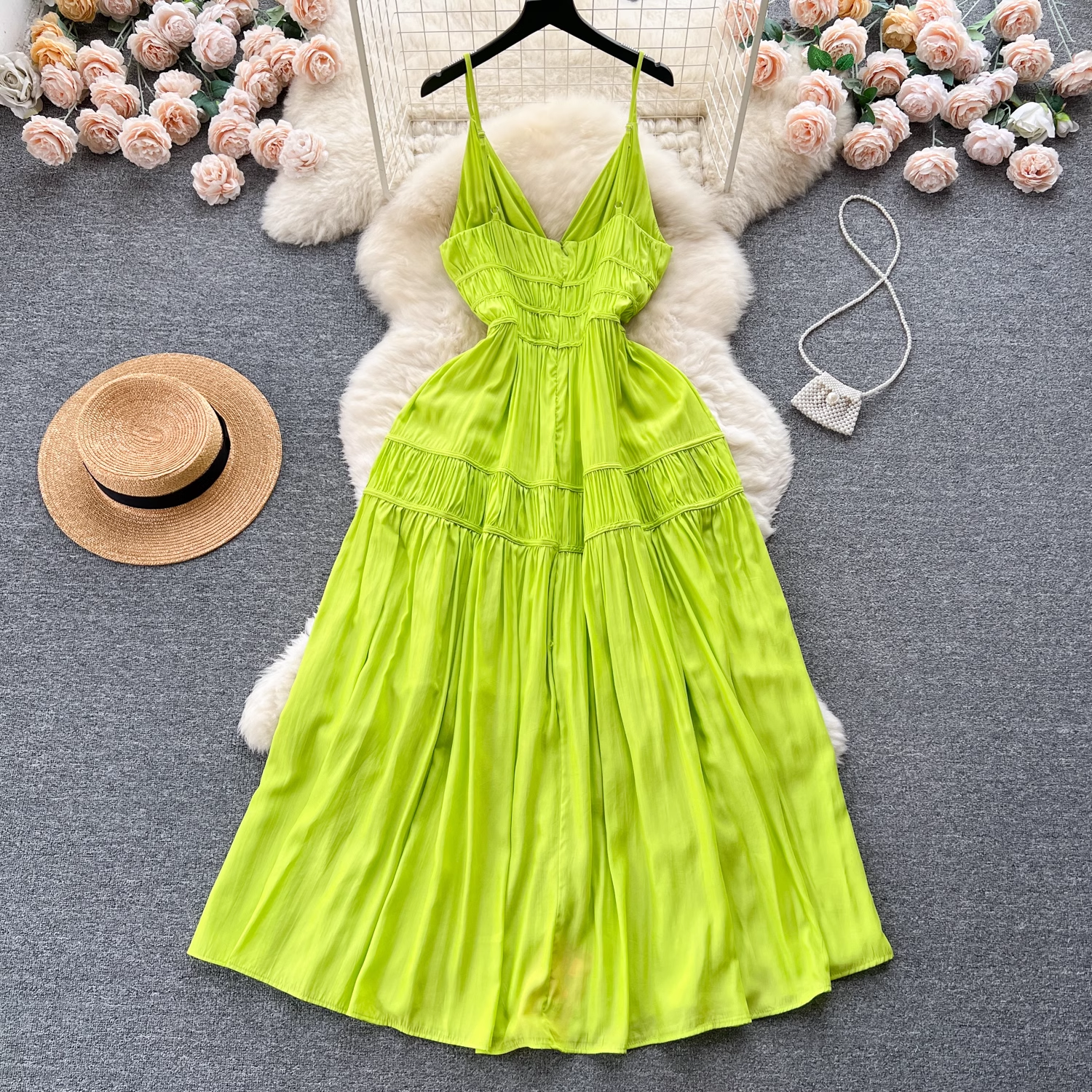 Holiday style pleated V-neck suspender dress for women