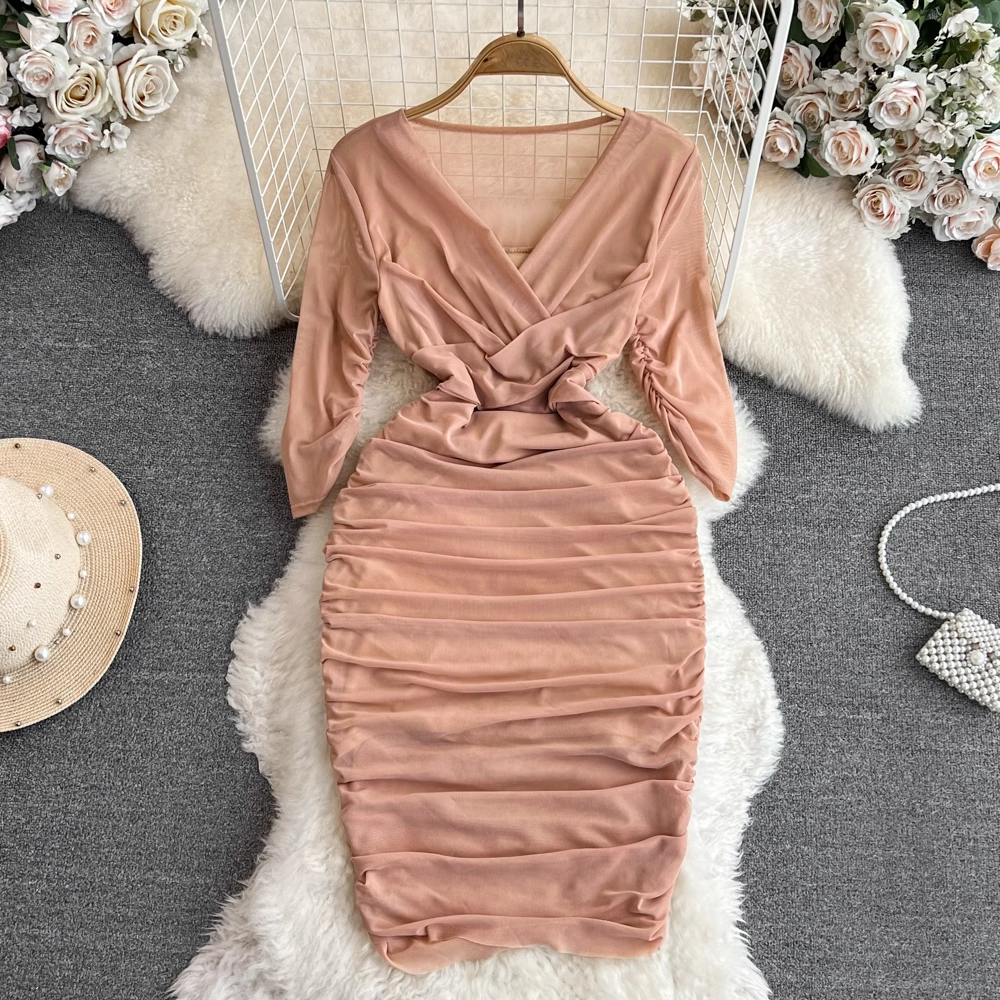 Five-quarter sleeve V-neck mid-length pleated mesh dress