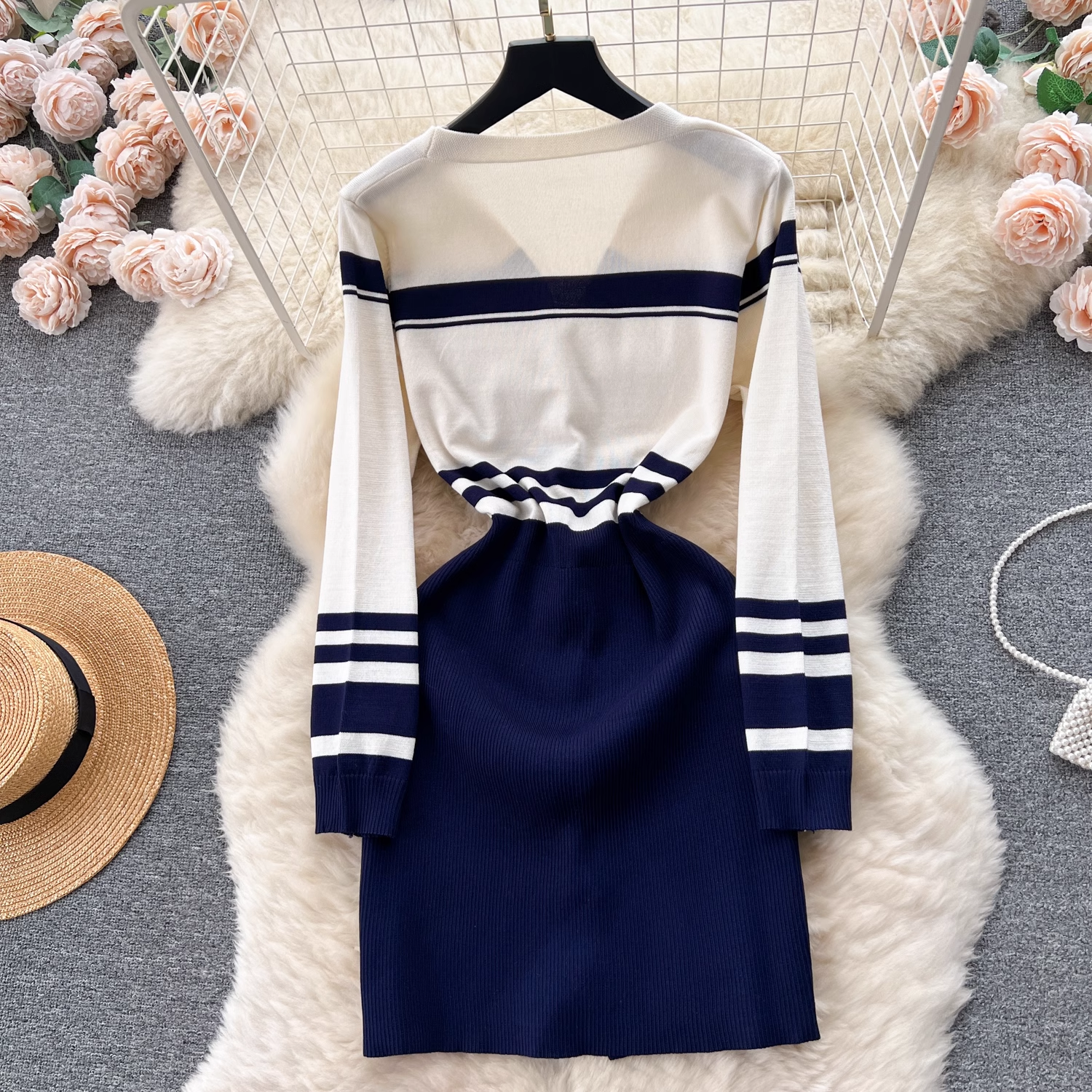 Women's Retro Contrast V-Neck Long Sleeve Knitted Dress