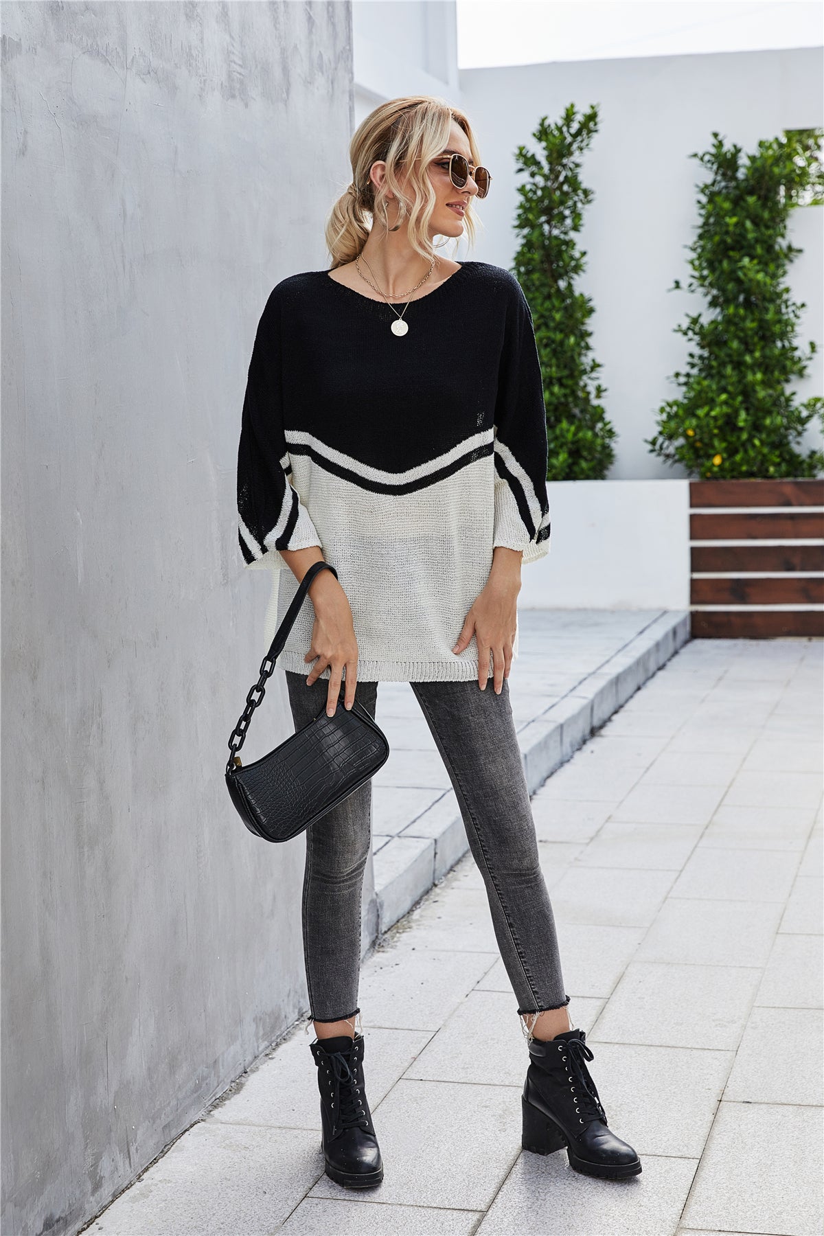 Knitted Large Size Bat Sleeve Knit Sweater