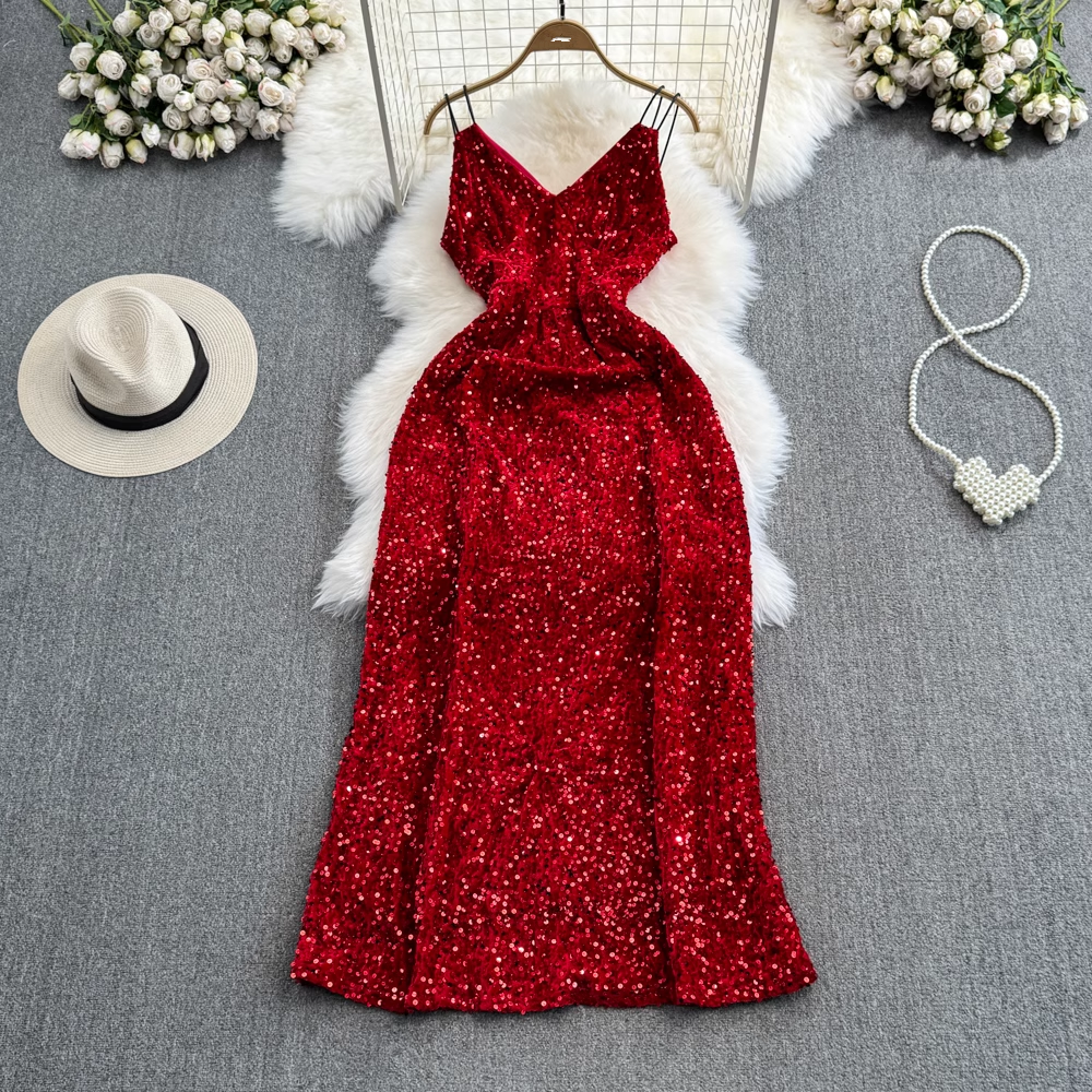 Fashionable and sexy red velvet sequined v-neck suspender dress