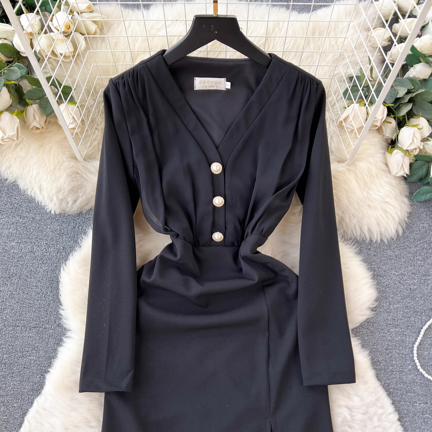 Long sleeve V-neck slit black dress