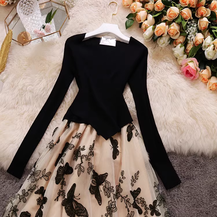 Spliced mesh midi skirt V-neck long-sleeved butterfly embroidered puffy dress