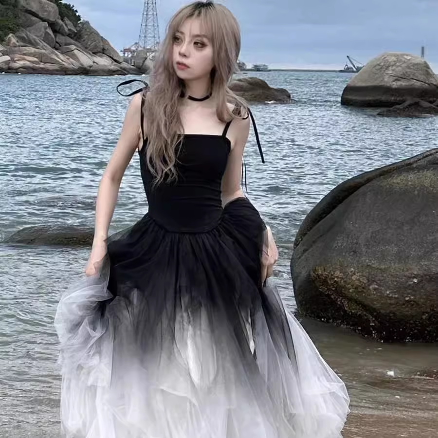 Retro Black Gradient Puffy Suspender Dress