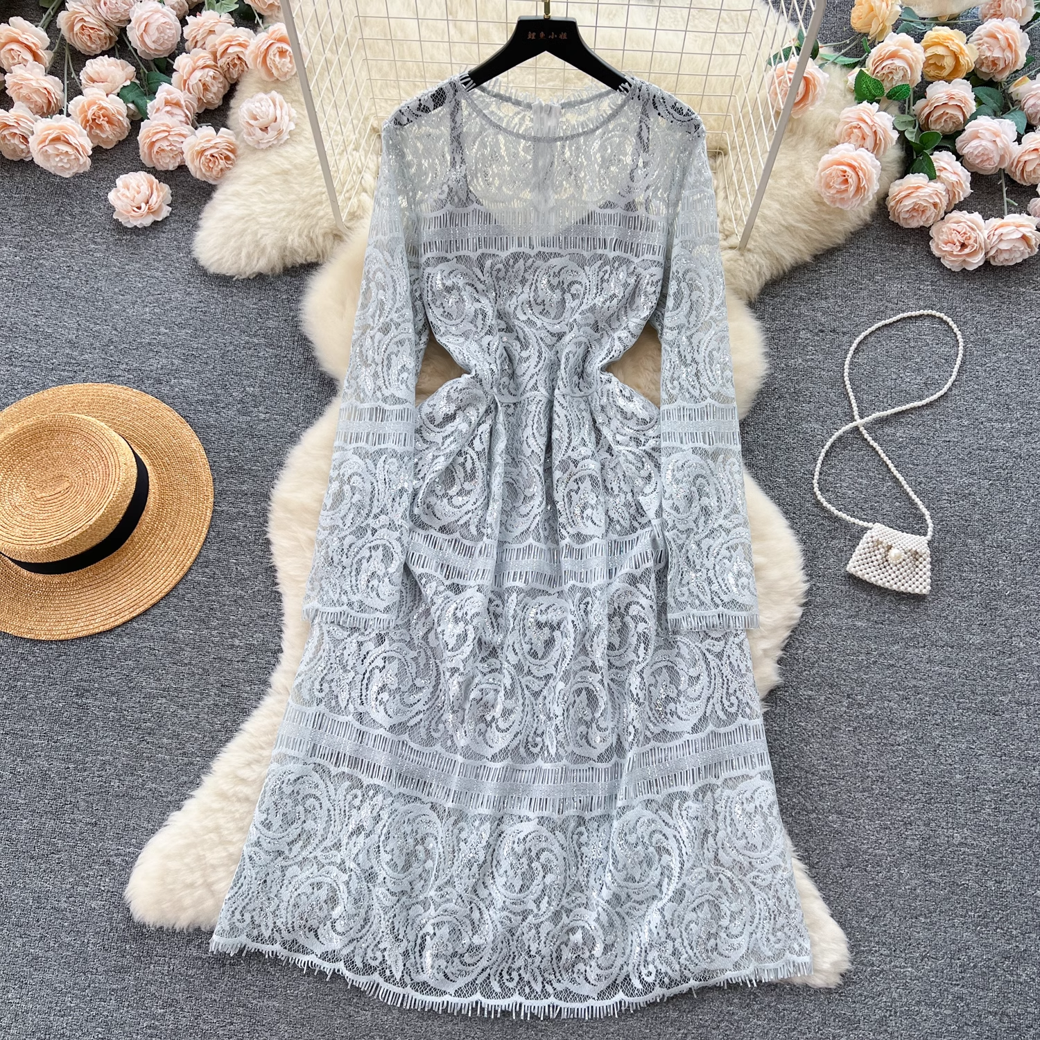 Women's Retro Round Neck Long Sleeve Lace Dress