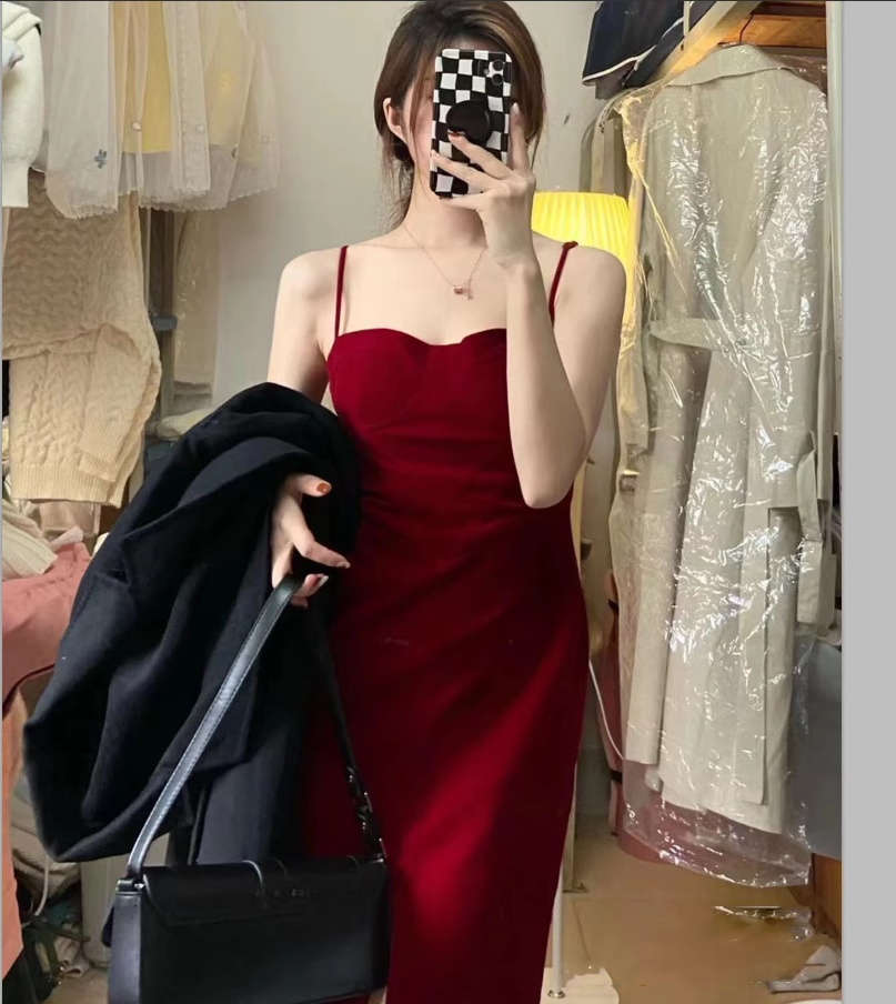 Retro high-end red velvet slit suspender dress