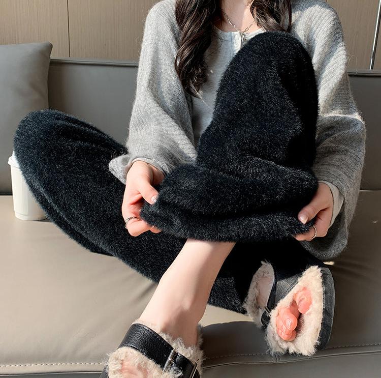 Dania Plush Knit Lounge Pants