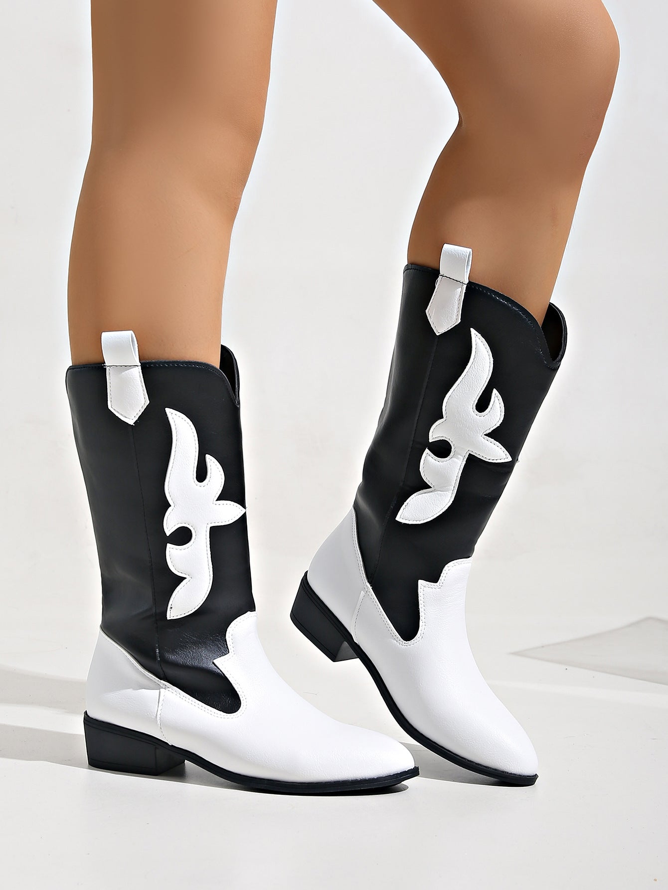 Black and white spliced pointed toe knight boots