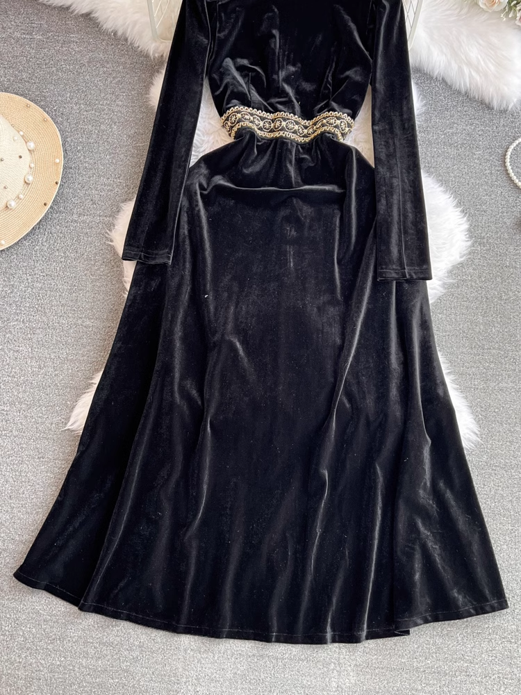 Long-sleeved A-line velvet dress with stand collar