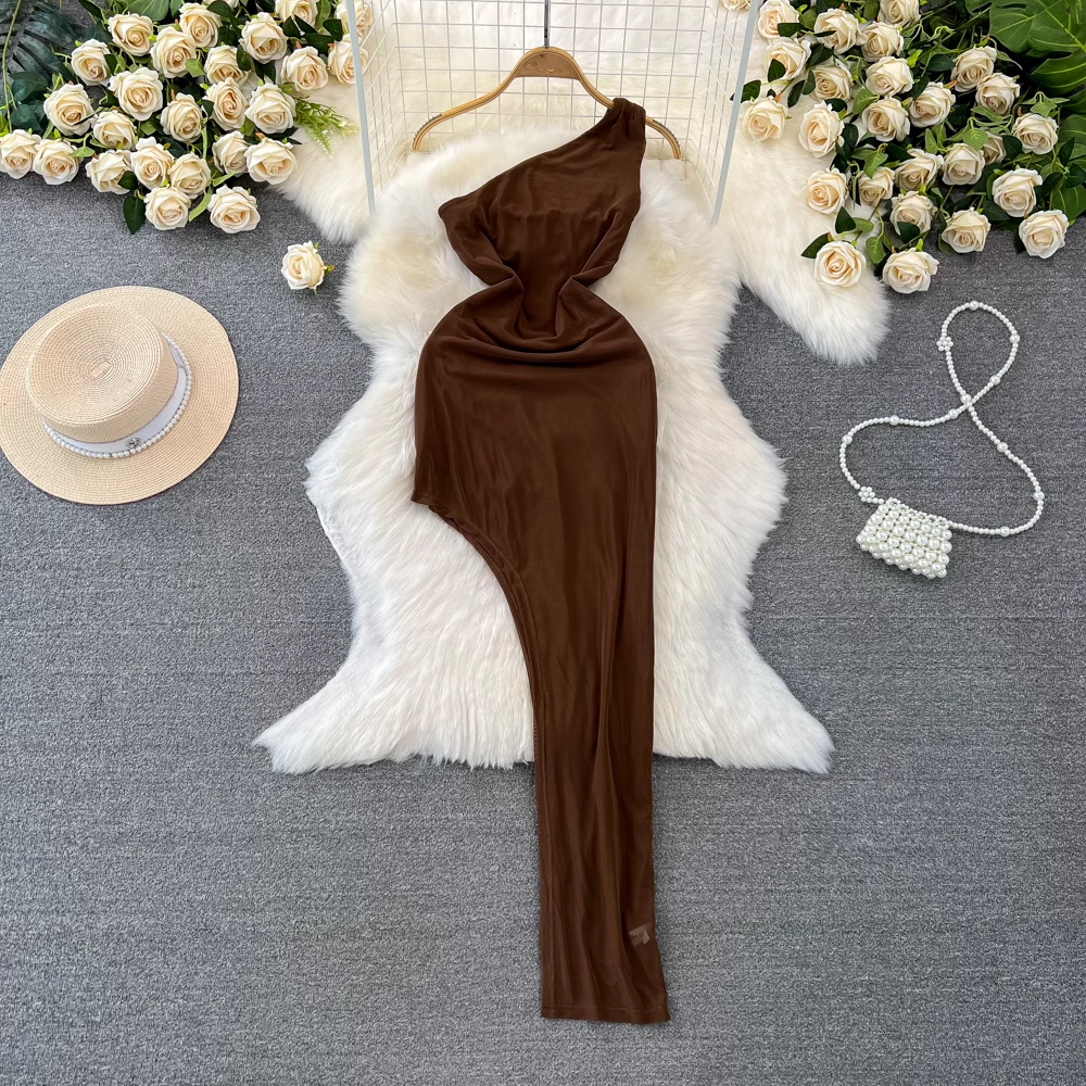 Fashionable and sexy sleeveless slope neck off-shoulder bodycon dress