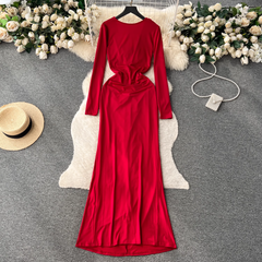 Deep V-neck low-cut long-sleeved pleated mid-length dress