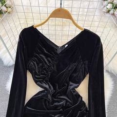 Long-sleeved V-neck pleated waist mid-length irregular slit velvet dress