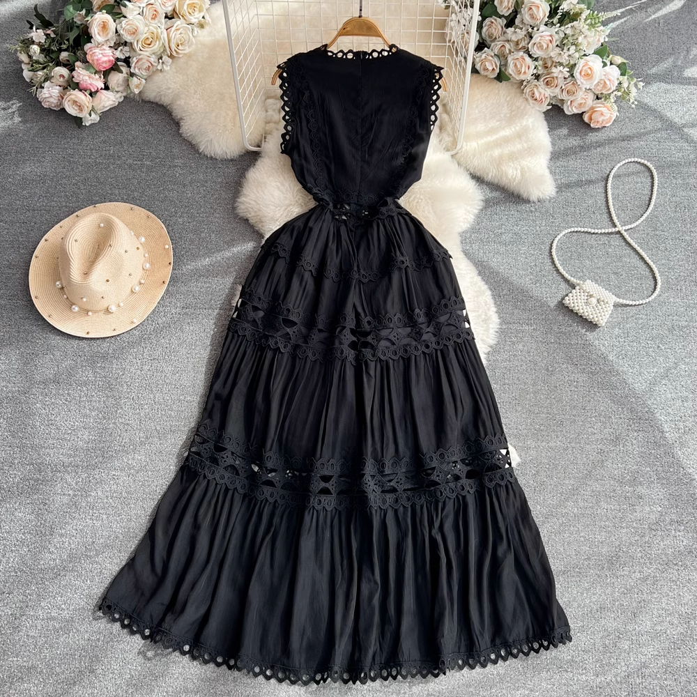 Retro palace style hollow sexy embroidered V-neck sleeveless ruffle dress