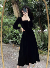 Black square neck velvet long dress