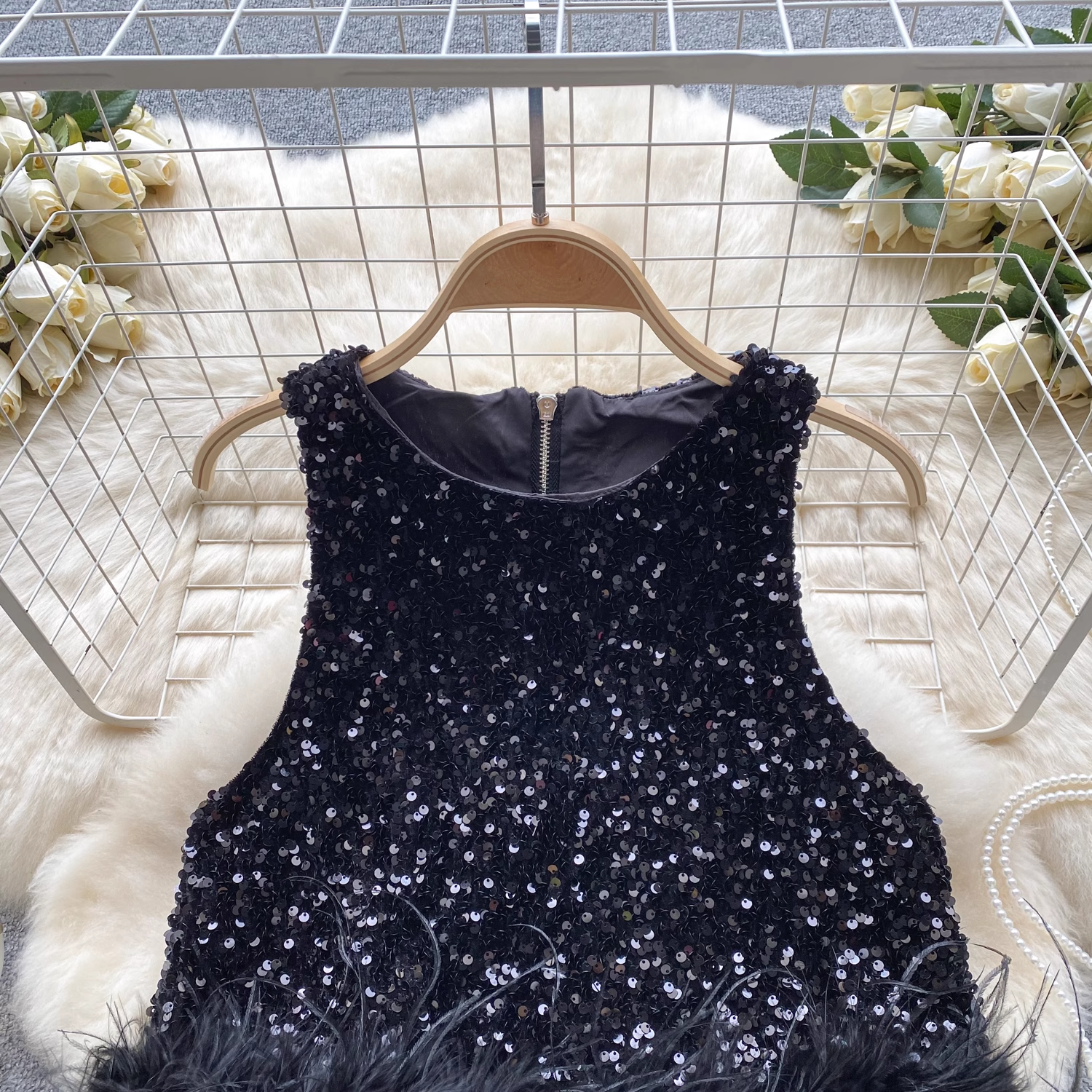 Round neck sleeveless sequined glitter vest for women furry patchwork short top