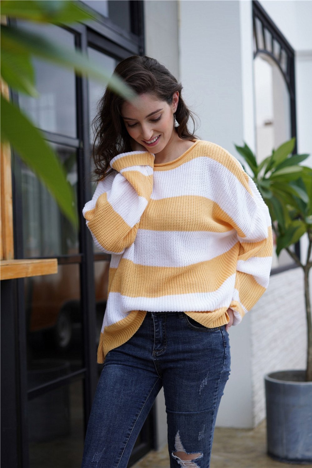 Leisutr Striped Round Neck Sweater